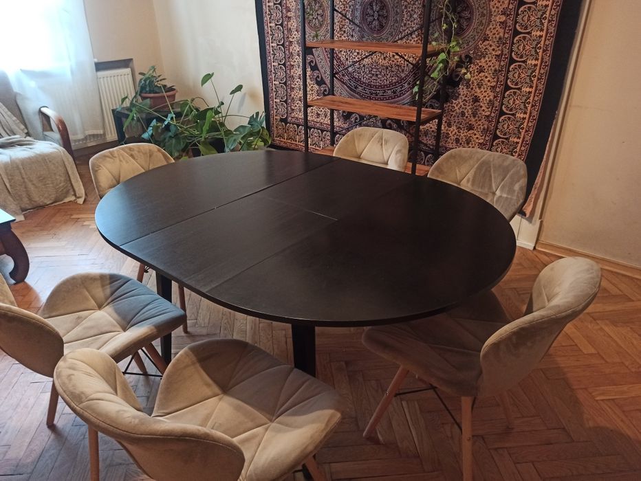 Rozkładany stół okrągły drewniany