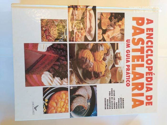 Livros diversos de culinária/pastelaria sob orçamento