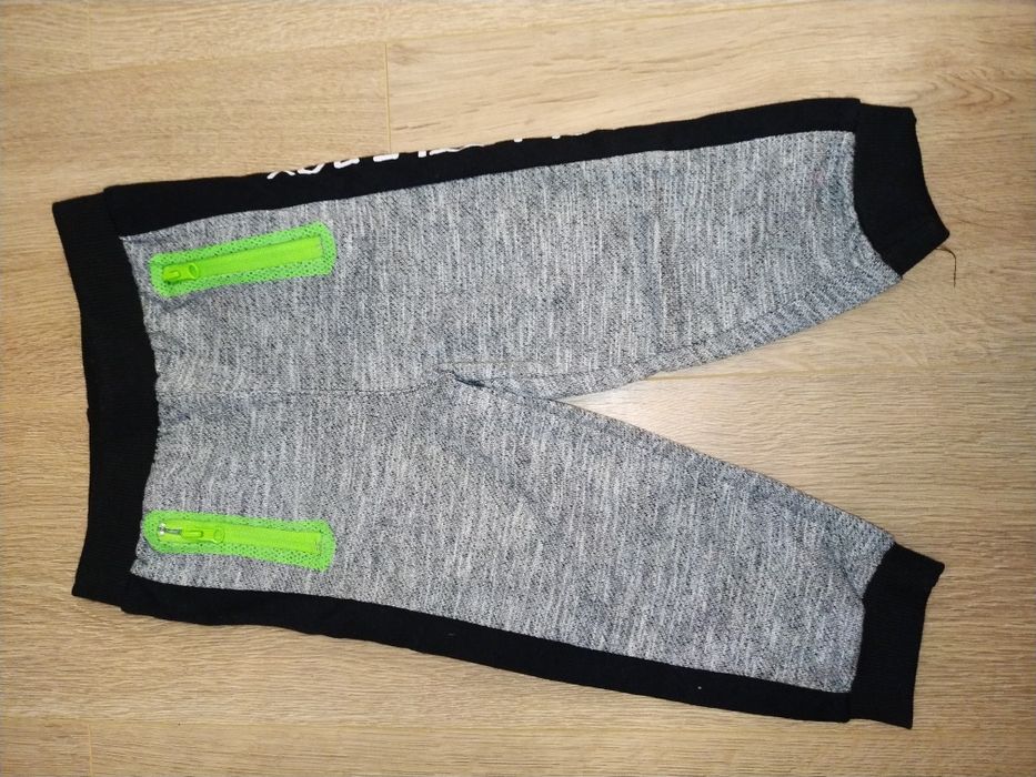 Spodnie dresowe na chłopczyka