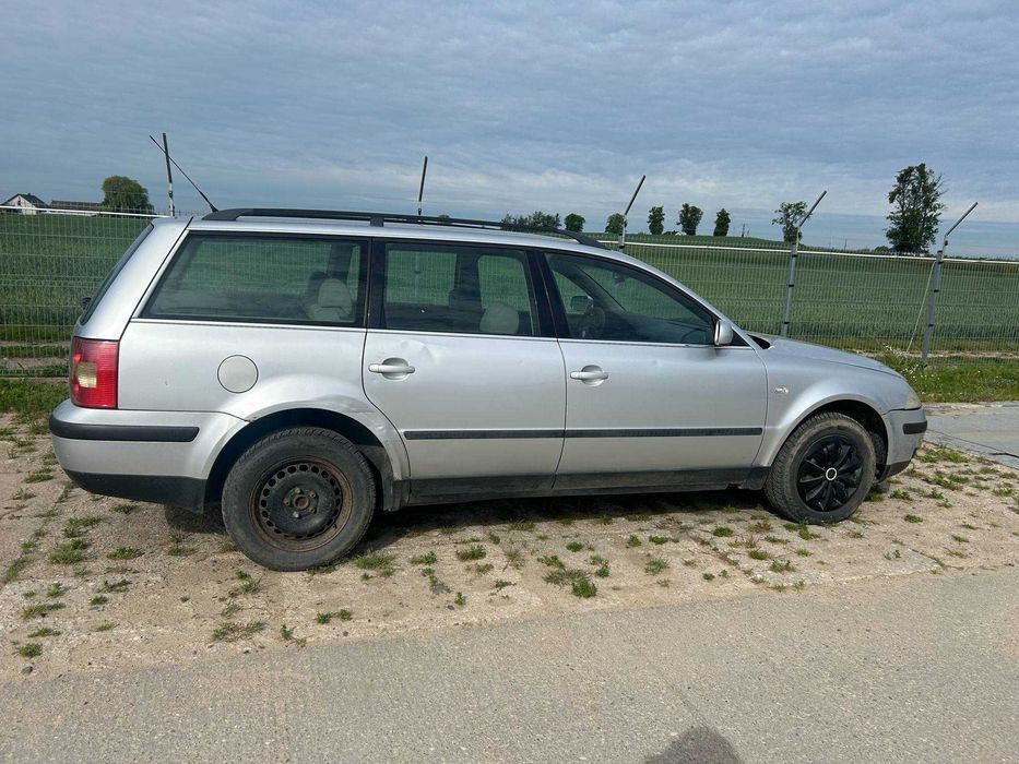 Volkswagen Passat b5 kombi 2001r. 1.9 tdi 101KM LA7W /Na części