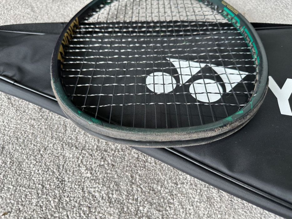 Raquete de Ténis Yonex Vcore Pro 100 com Bolsa/Capa