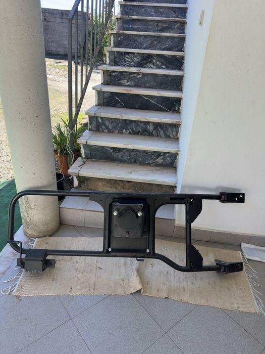 Suporte roda traseira Nissan terrano 1