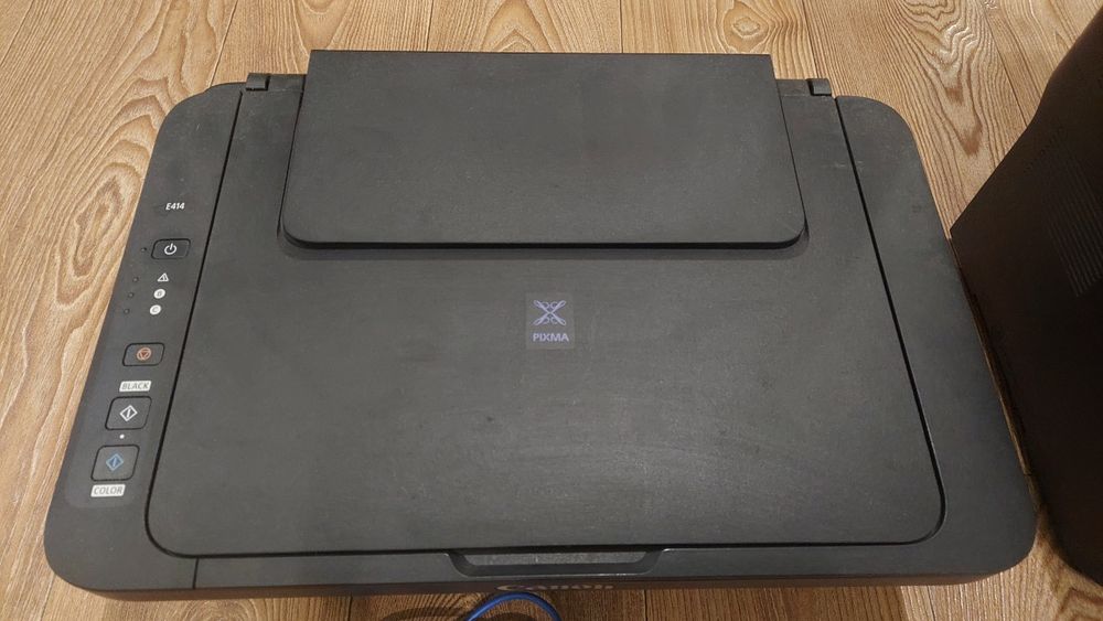 Продам 2 принтера струйный цветной и лазерный черно-белый.