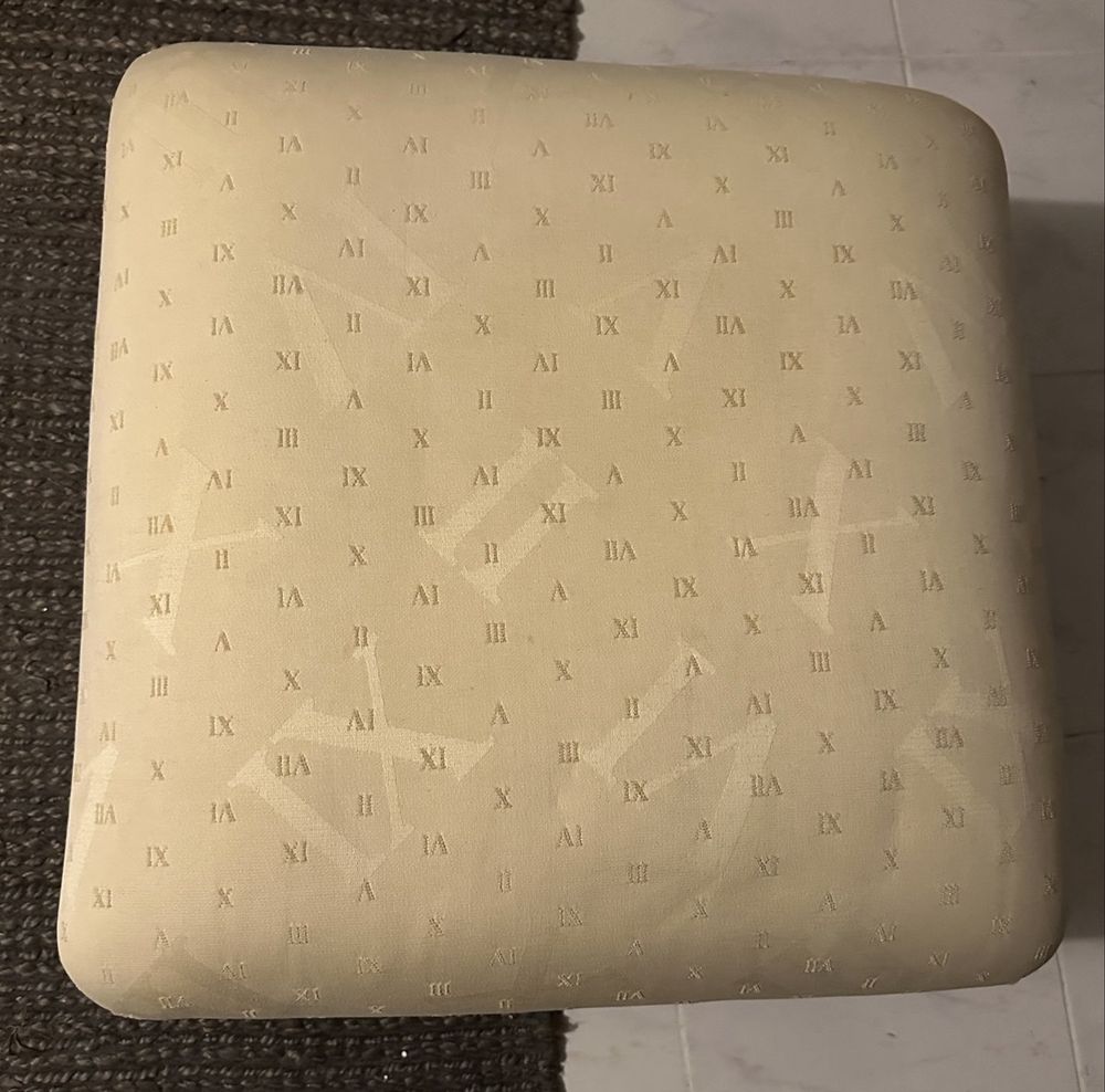Banqueta/puff, como nova, bem conservada