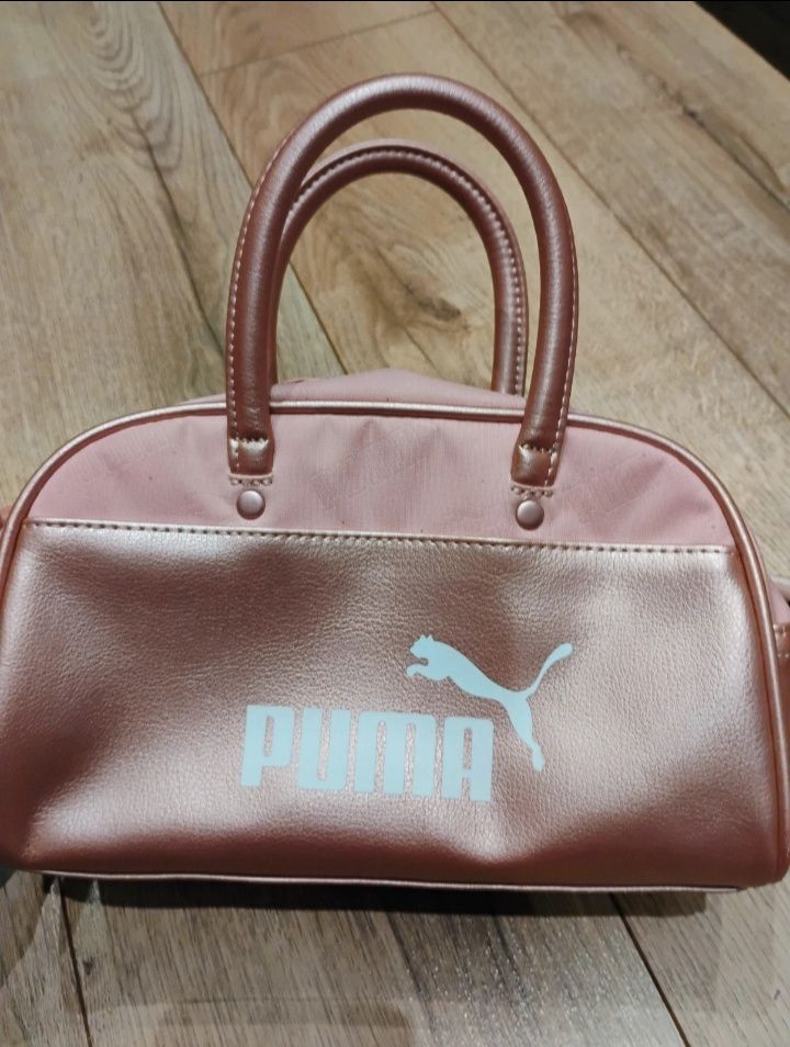 Piękna orginalna torebka Puma