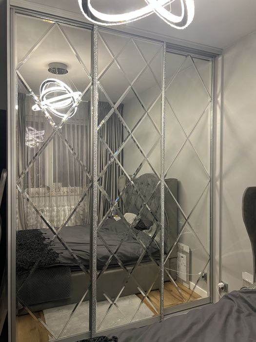 Szafa z lustrem fazowanym