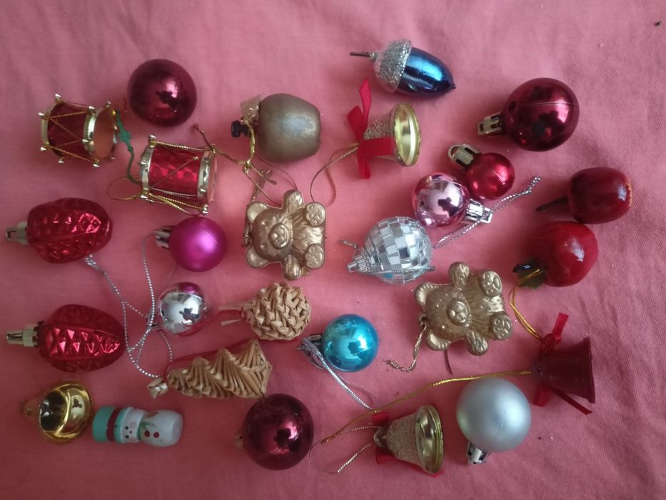 Malutkie ozdoby na choinkę plastikowe