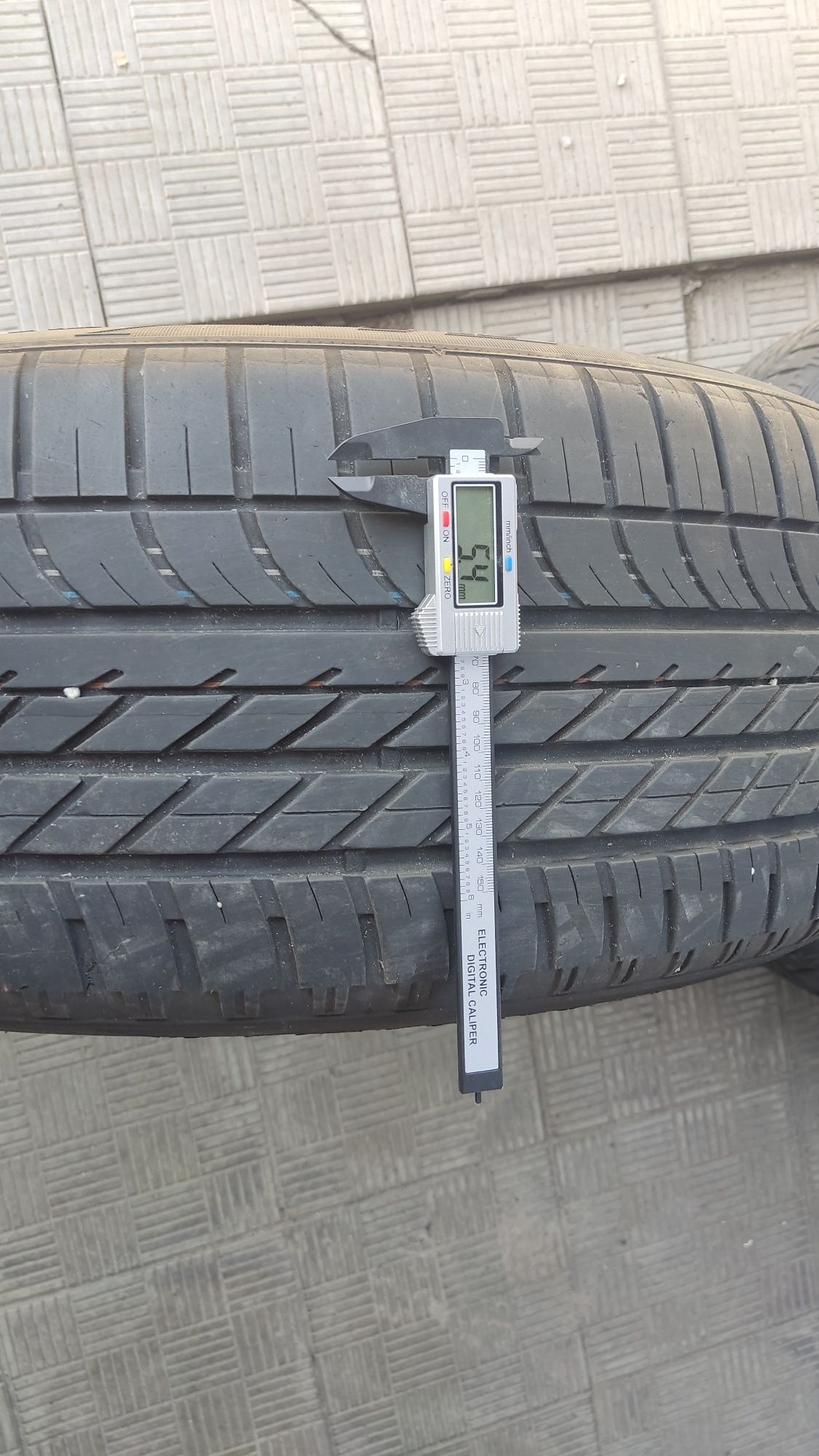 Шини Goodyear Eagle F1 Asymmetric SUV 275/45 R21