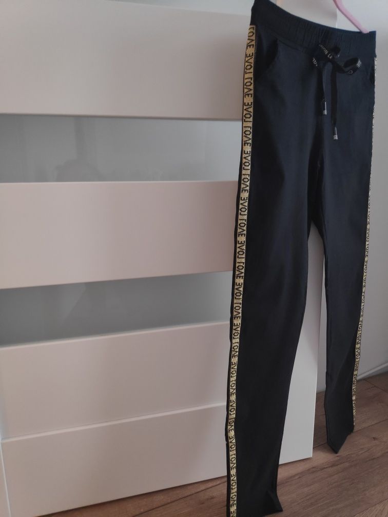 Spodnie czarne na gumce casual z lampasem L /XL
