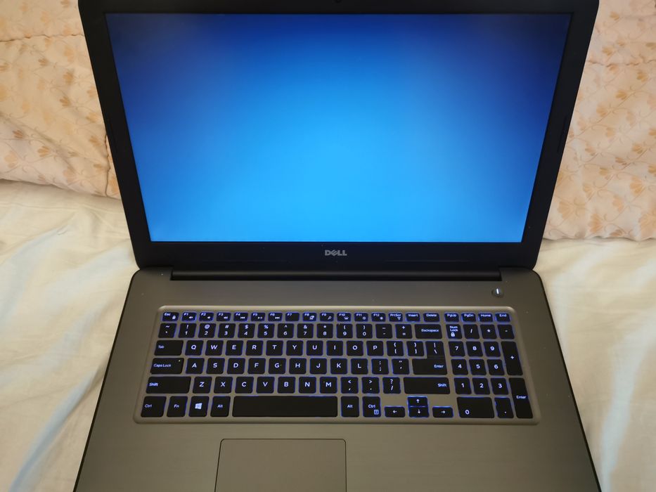 Dell inspiron 5767 i5-7200u 17"