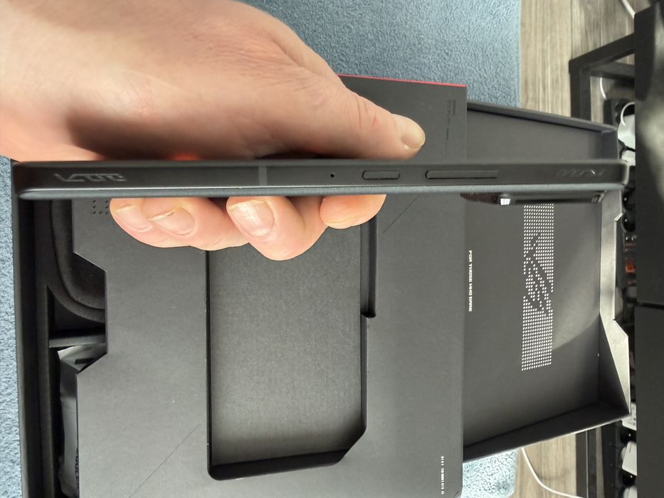 Asus rog phone 9 pro 24/1TB dosłownie nowy do negocjacji