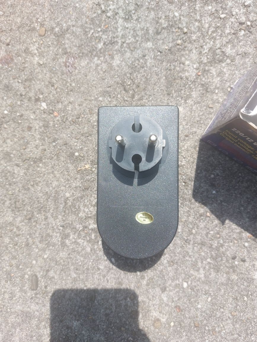 Adapter przejściówka 220V / 12V