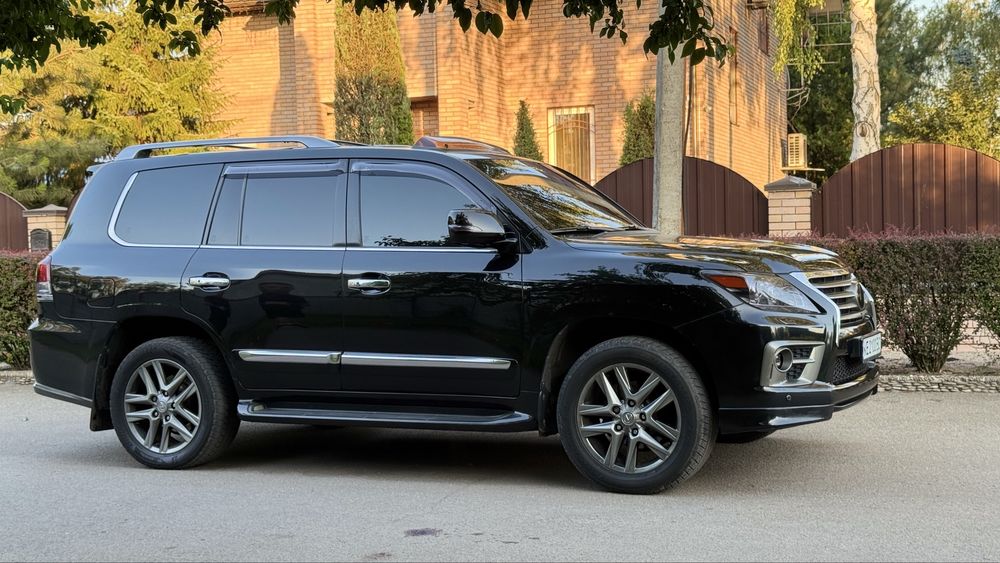 Продам свій Lexus LX 570