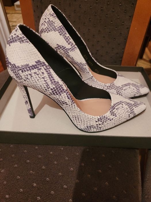 Czółenka czarne białe krokodyl gino rossi 37.5