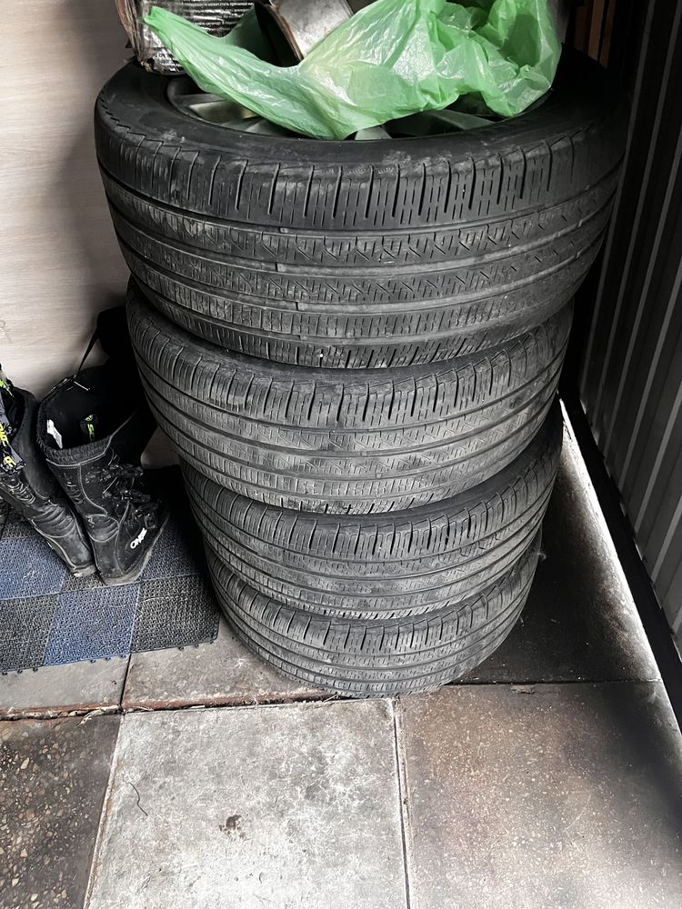Резина 235/50 r17  pirelli cinturato p7