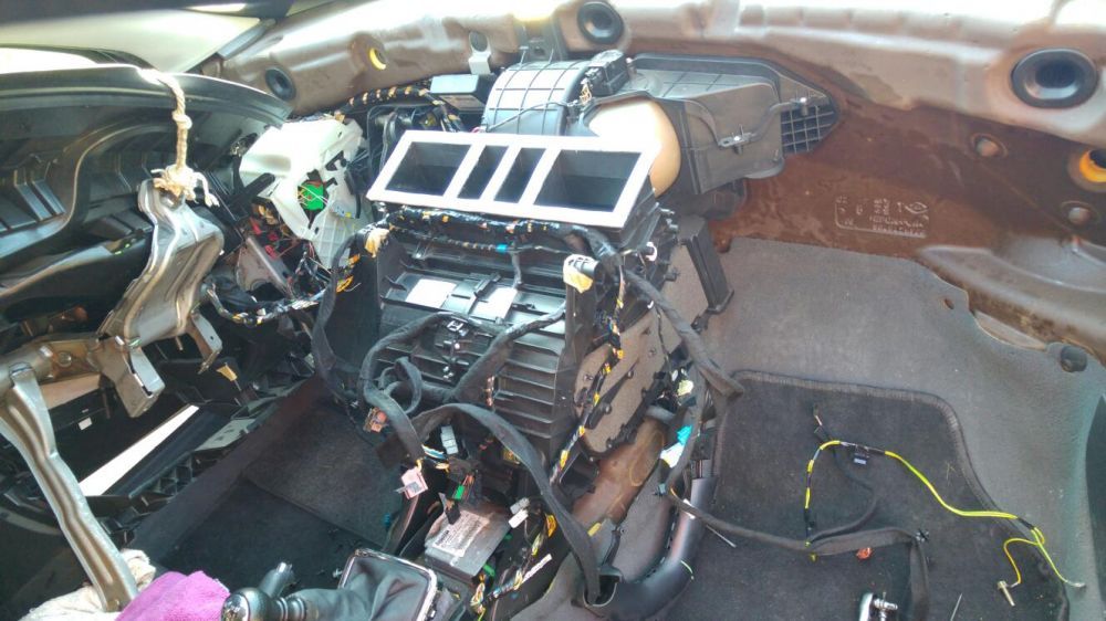 Naprawa wymiana klap nagrzewnicy powietrza Citroën C5 i Peugeot 407