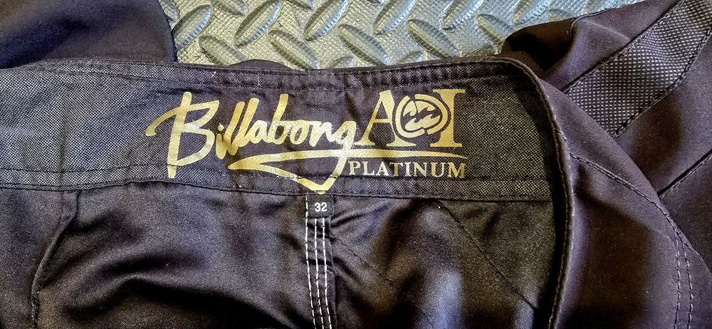 Billabong Platinum męskie spodenki szorty czarne r.32