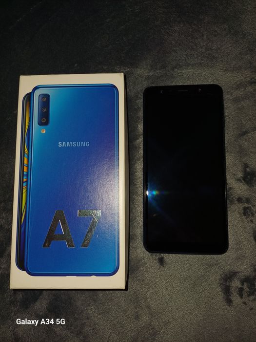 Телефон Samsung Galaxy A7