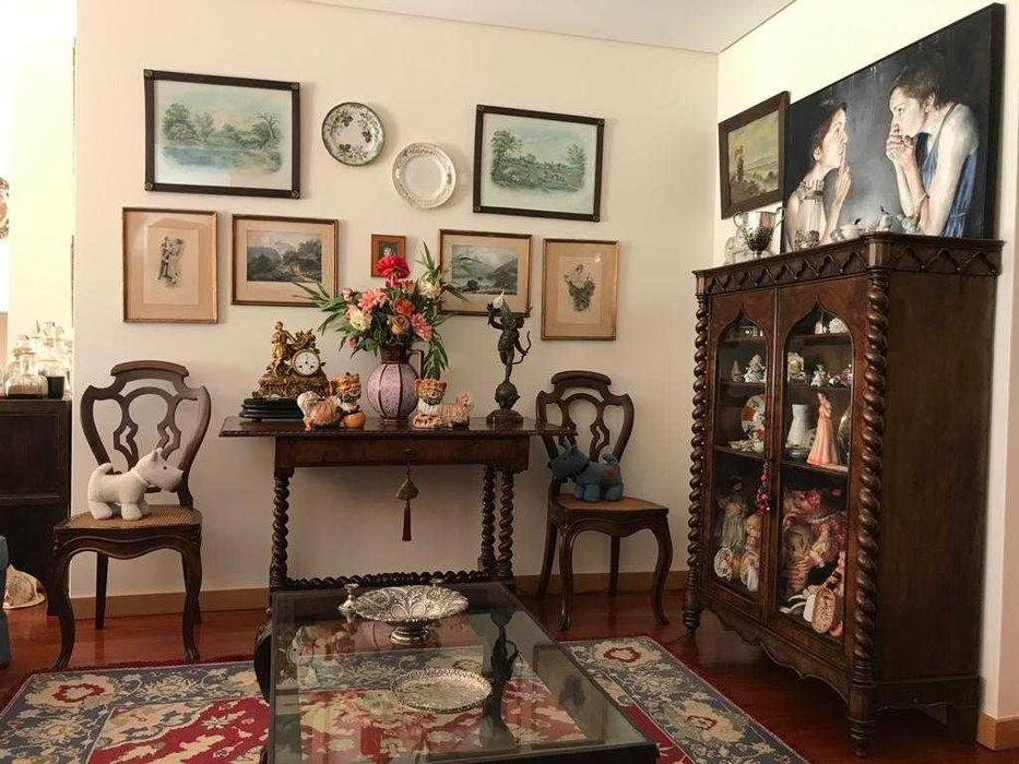 Armário Vitrine Antigo