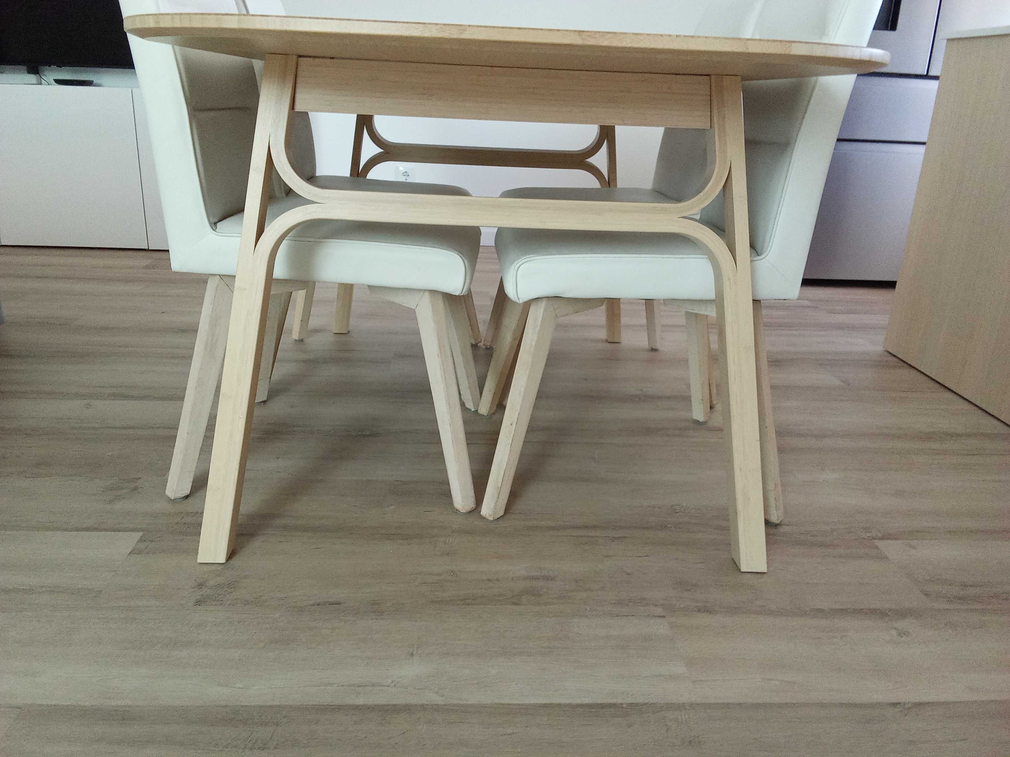 Mesa de jantar (bambu claro)