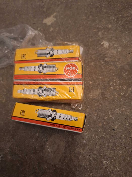 świece zapłonowe NGK BKR6EZ 4619 4 szt