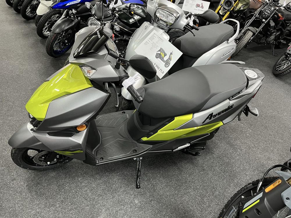 Suzyki Avenis Burgman 125  950 przebiegu stan idealny