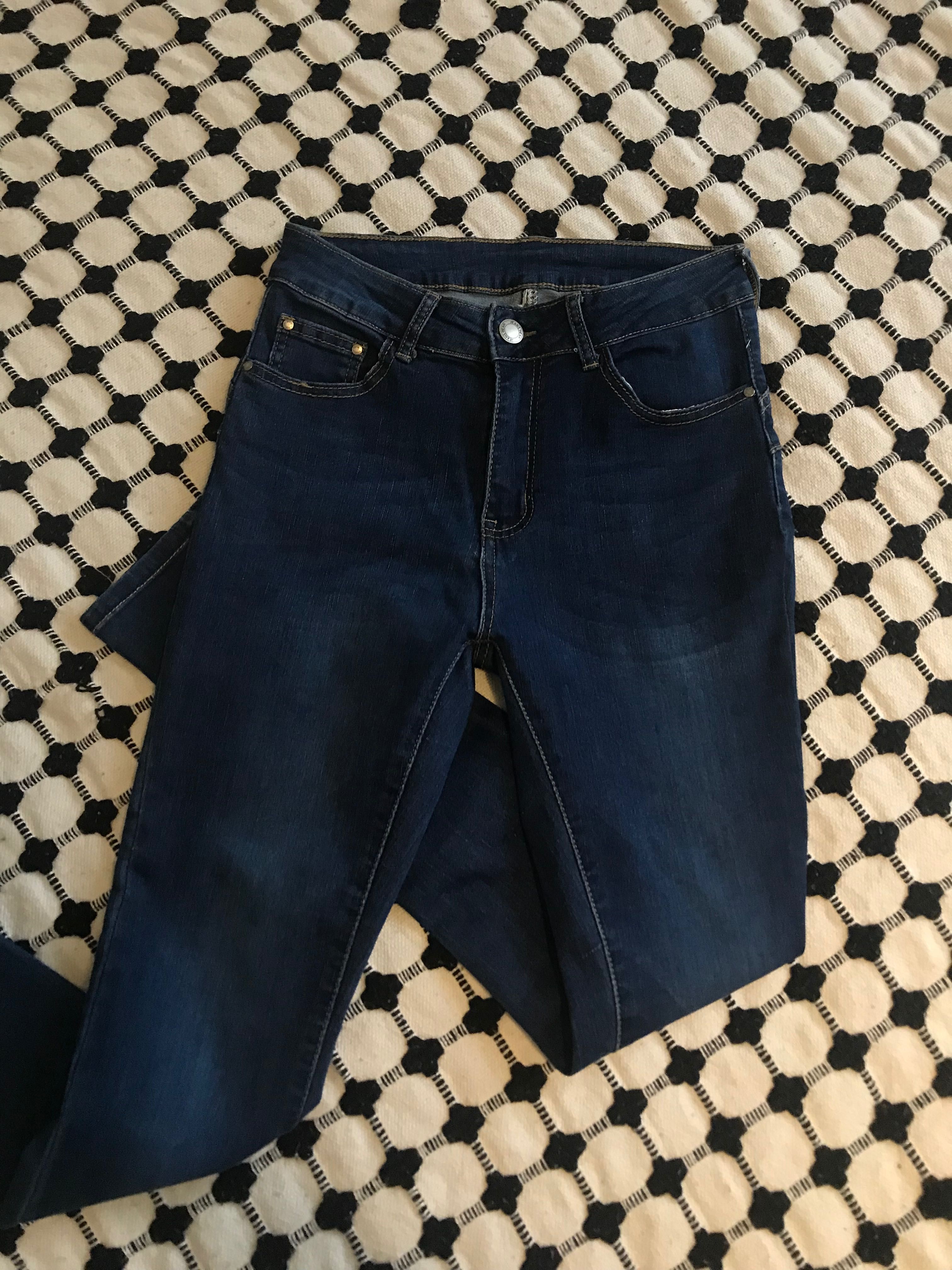 Nowe spodnie jeansy push-up 36 S