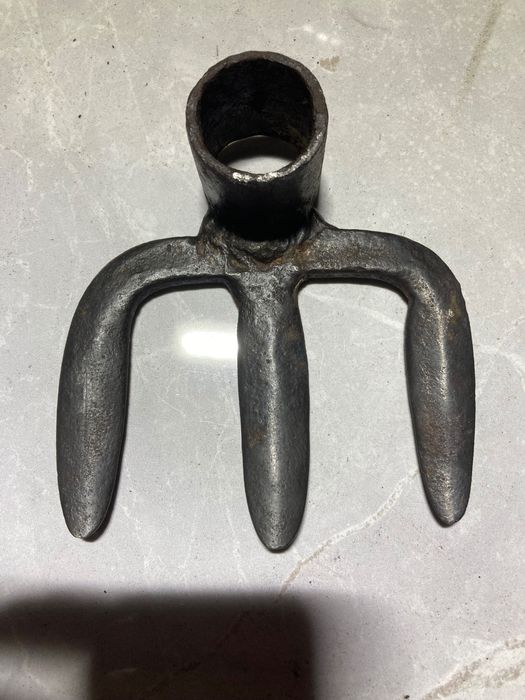 Stara motyka używana