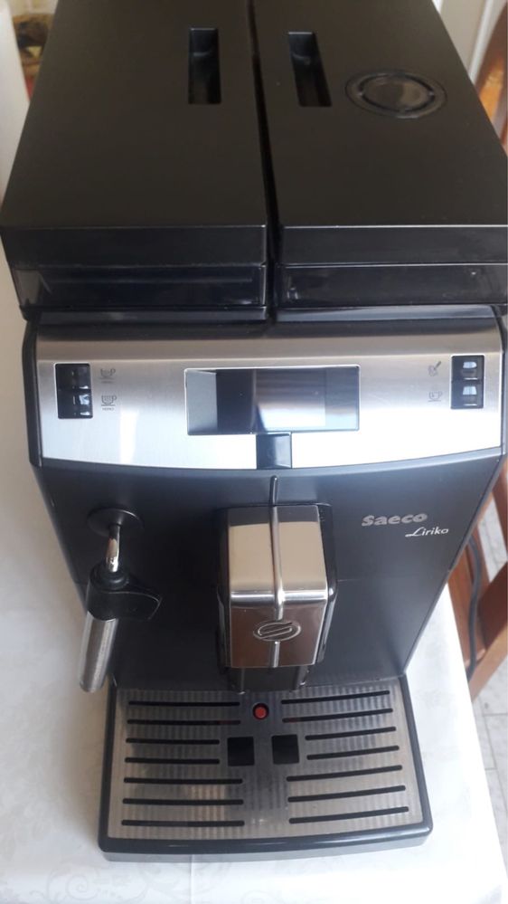 Máquina de café Saeko Lirika