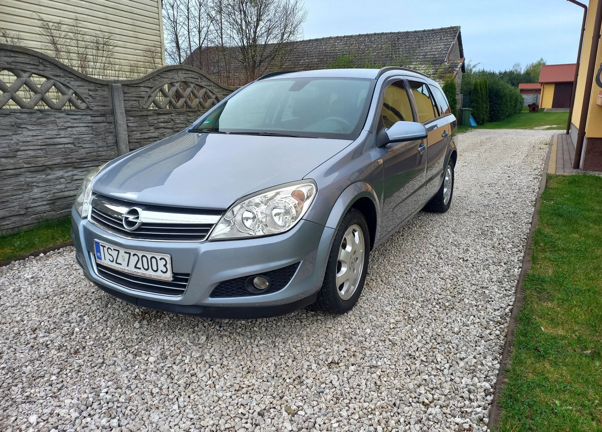 Opel Astra III 1.9 CDTI Cosmo в хорошем состоянии