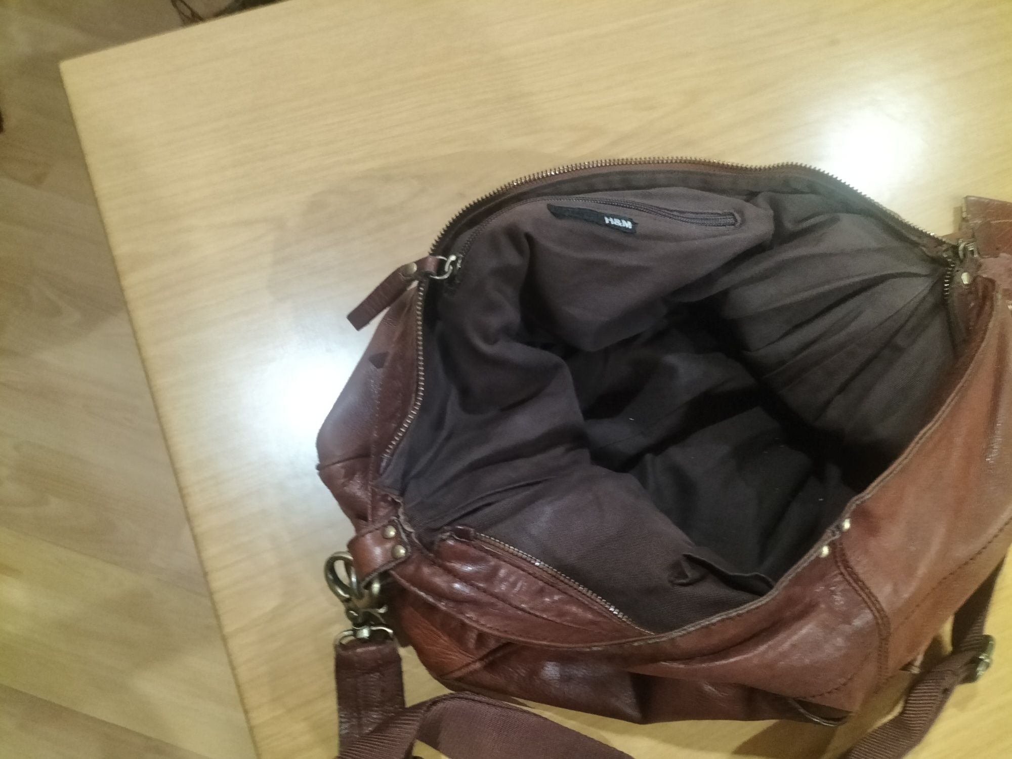 Продам кожаную сумку мужскую H/M