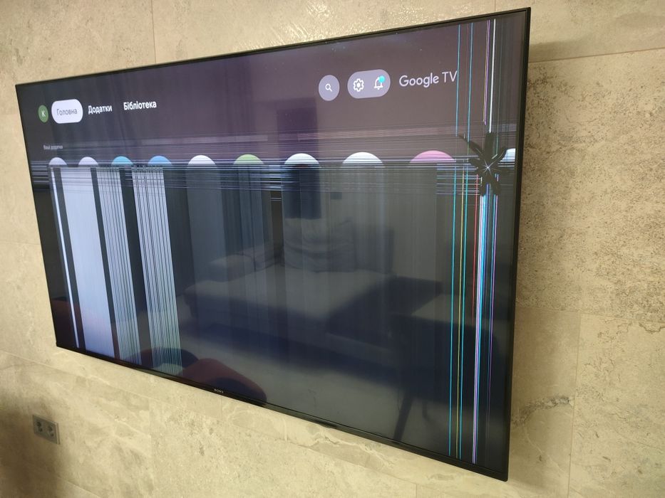 Розбитий телевізор Sony 65X90J
