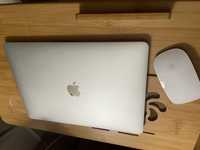 MacBook Air M1 2020 + Apple Magic Mouse