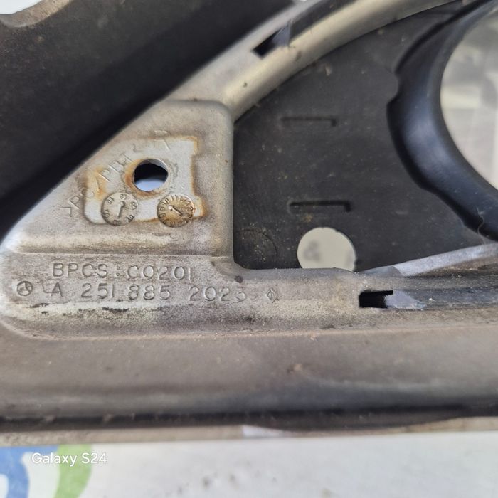 Grelha direita farol de nevoeiro pára choque Mercedes Classe R W251