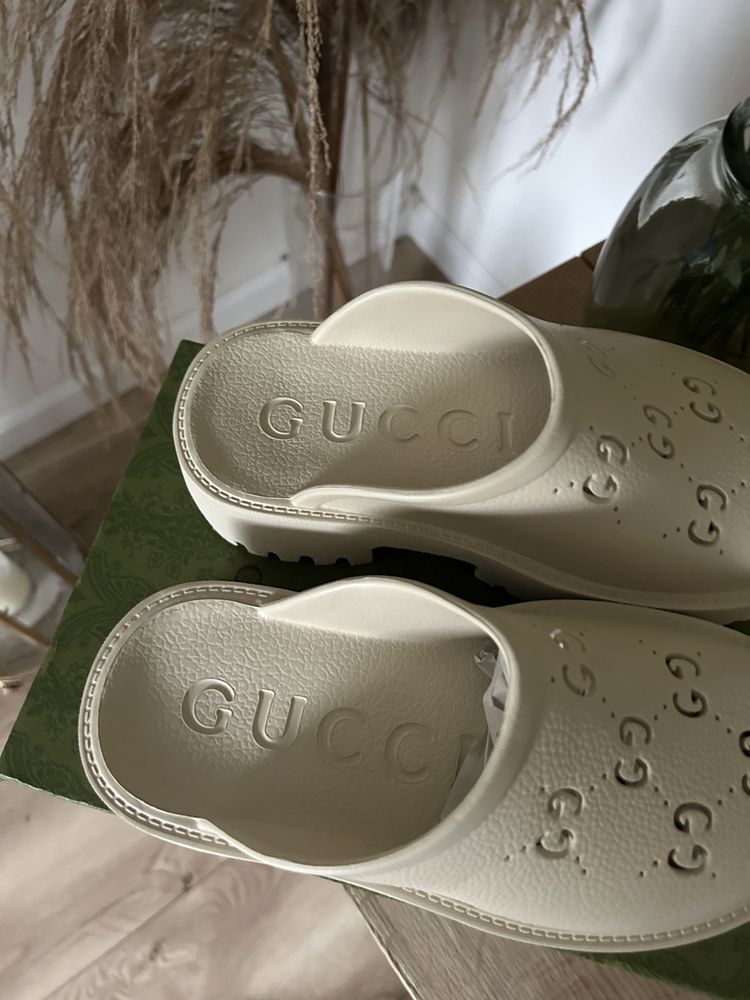 Gumowe klapki Gucci crocs 37 beżowe buty damskie 24 cm platformy