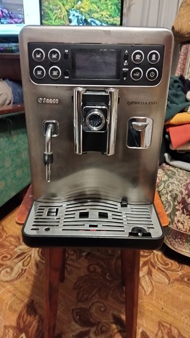 Кофеварка, кофемашина Saeco Exprelia Evo
