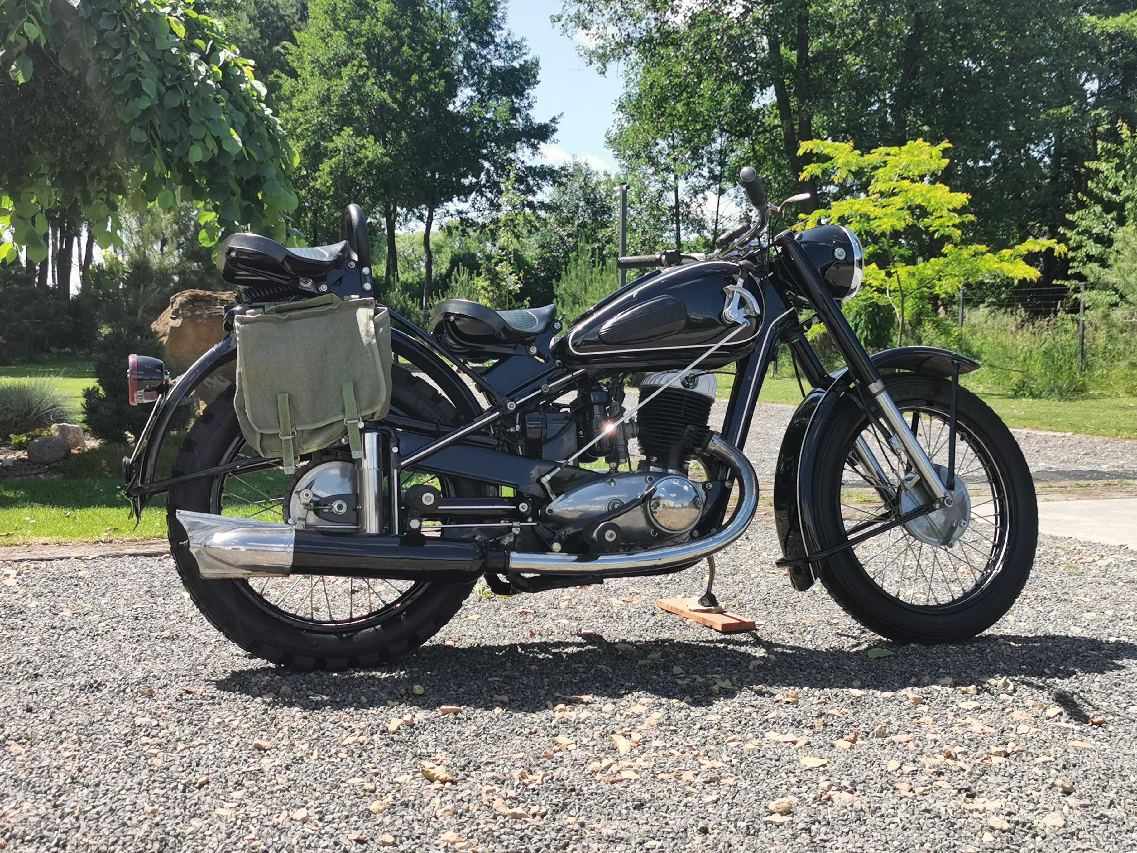 Motocykl radziecki IŻ 49