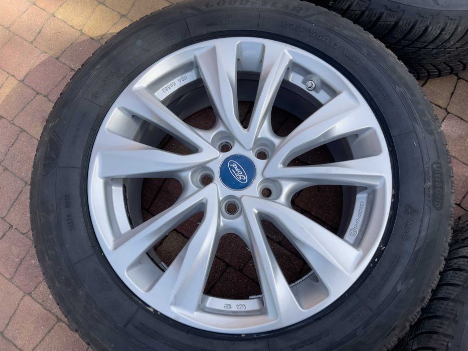 3842. Koła zimowe S-max Galaxy Kuga 5x108 235/55/17 Goodyear 8mm 2024r