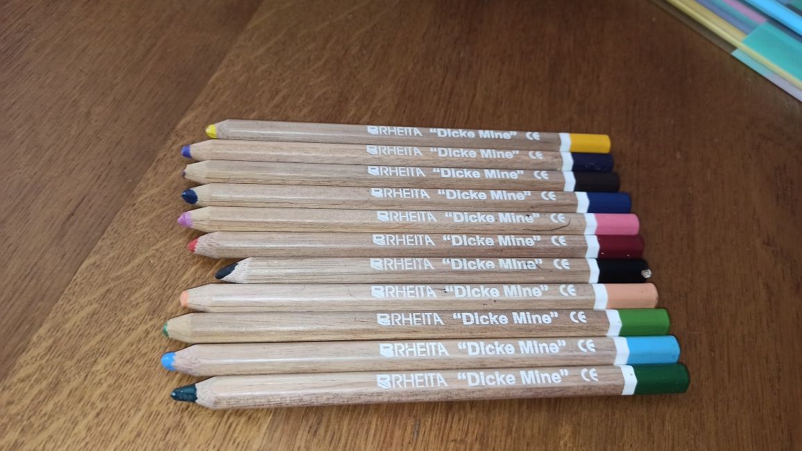 Кольорові товсті олівці б/у Rheita натуральный, грифель 6 мм, шестикут