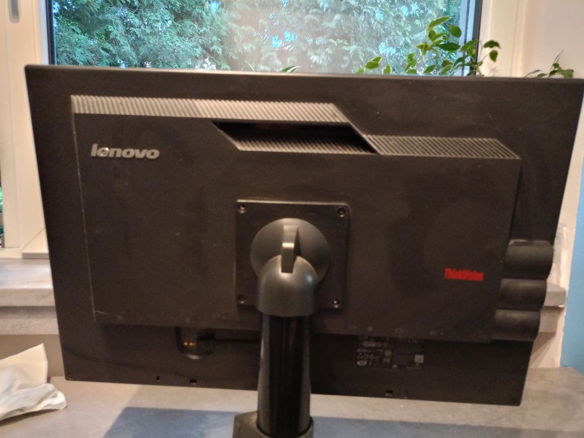 Monitor Lenovo ThinkVision