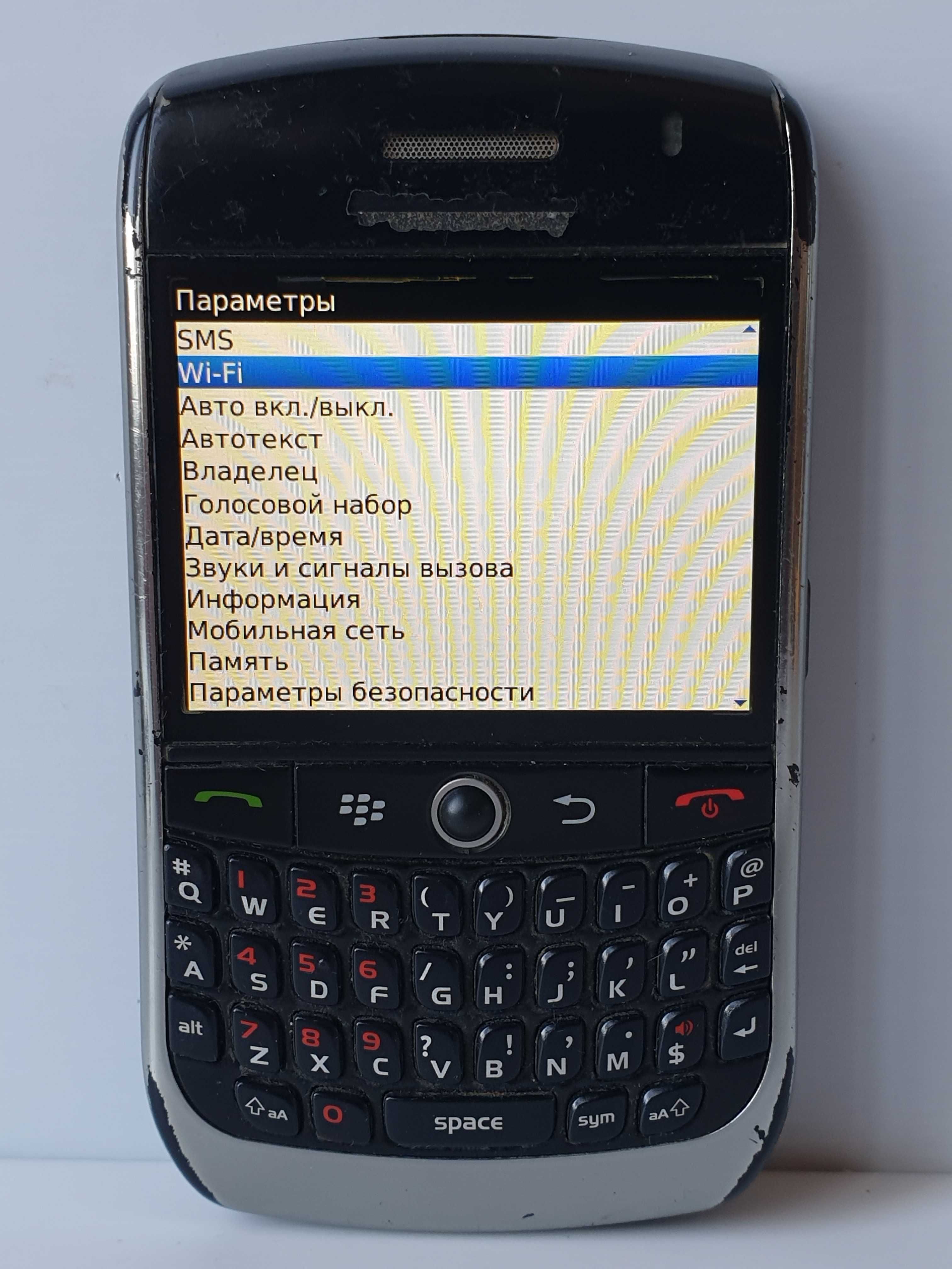 телефон Blackberry 8900 GPS + повер банк