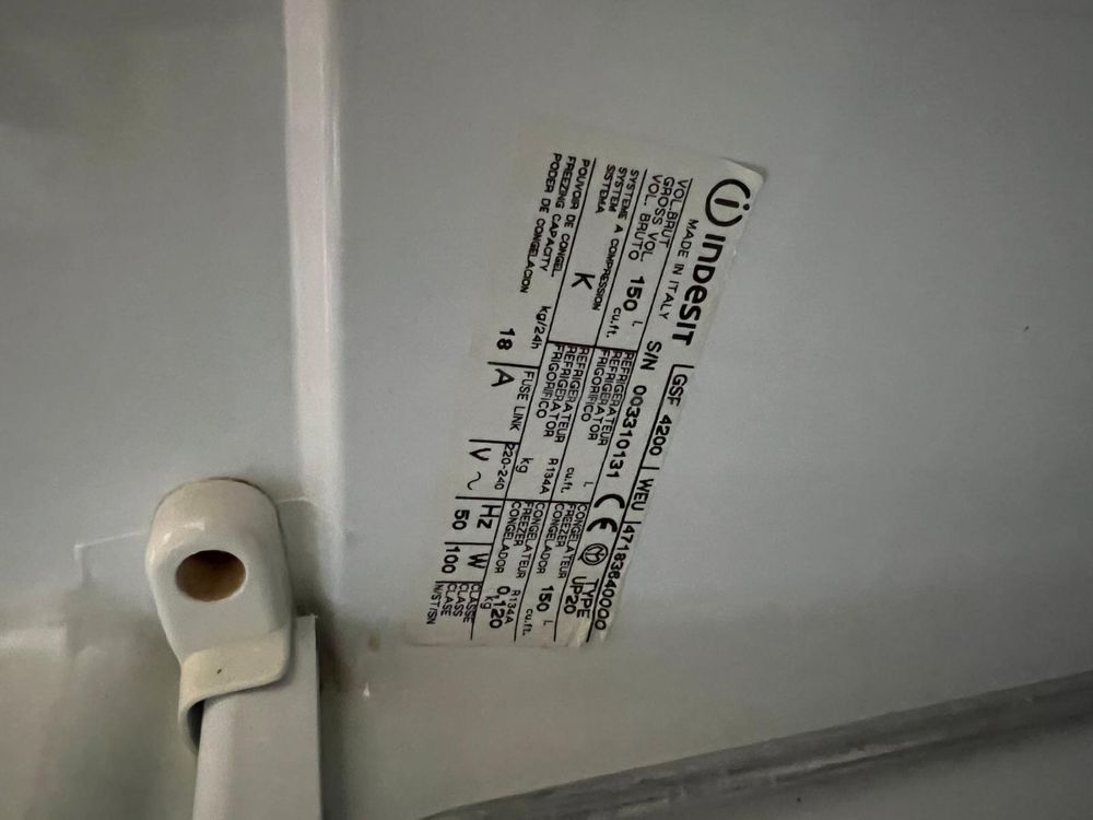 INDESIT Arca Congeladora Vertical