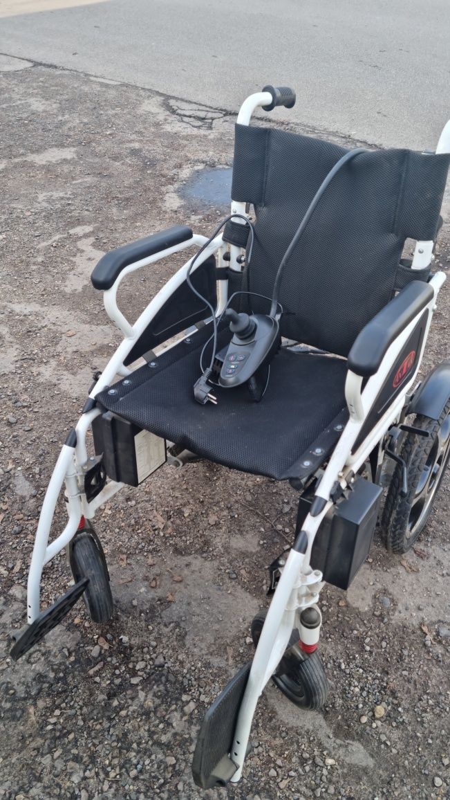 Wózek inwalidzki elektryczny