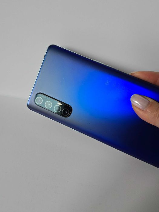 Telefon Oppo Reno 3 Pro używany, w bardzo dobrym stanie