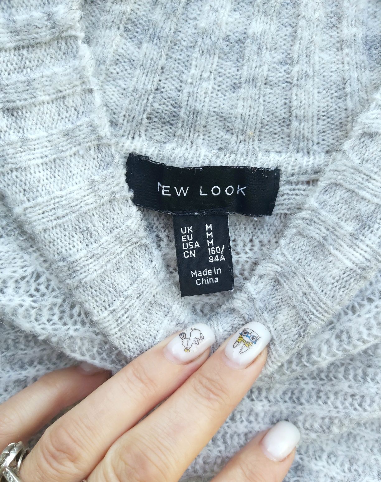 Стильний сірий светр . Розмір М