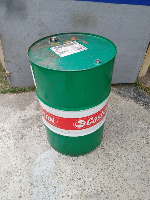 Sprzedam beczkę castrol 208l