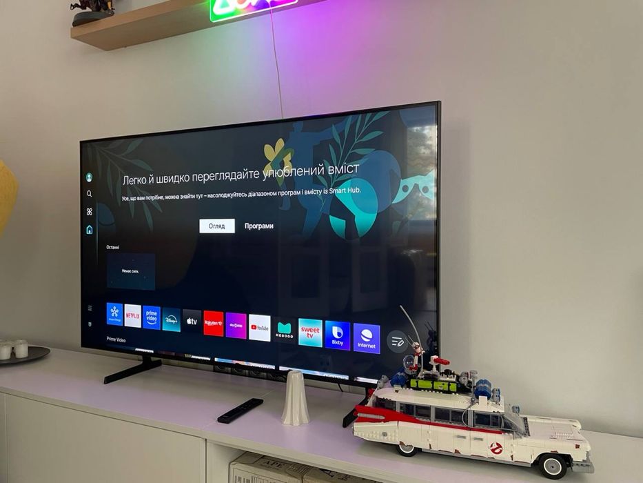 Телевізор практично новий Samsung QE55Q60D (з офісу)