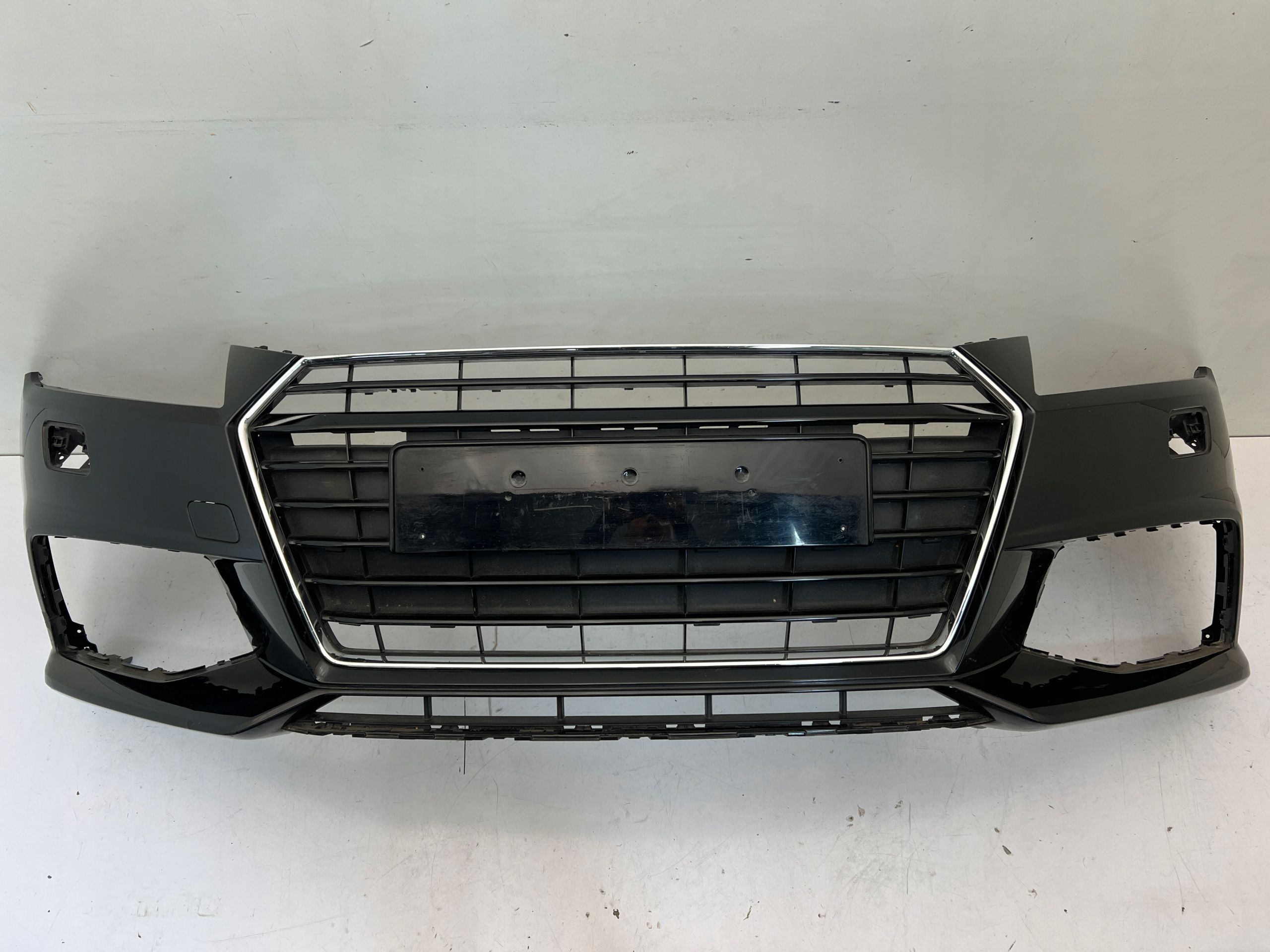Audi TT Iii 8S s line Zderzak Przedni przód Atrapa pod Spryskiwacze…