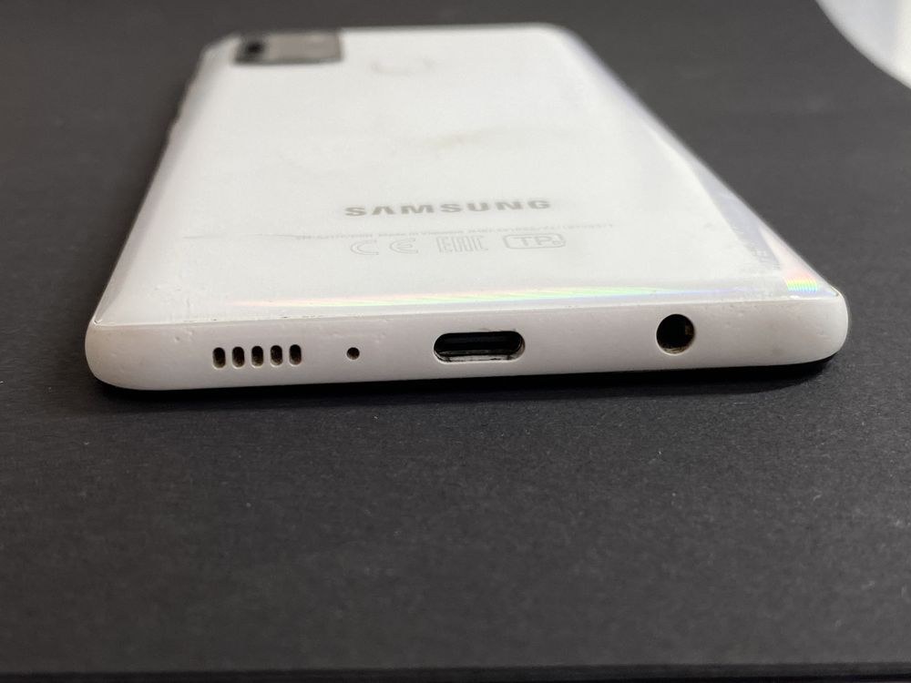 Samsung  А 21 s .