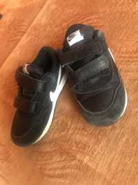 Buty sportowe nike 27